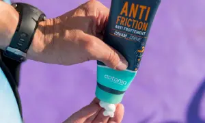 Krem Aptonia Anti Friction zapobiega otarciom na udach podczas wysiłku.