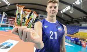 Batony proteinowe: kiedy jeść przed czy po treningu, aby zyskać?