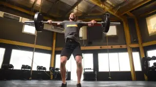 CrossFit co to znaczy? Poznaj zasady i korzyści tego treningu
