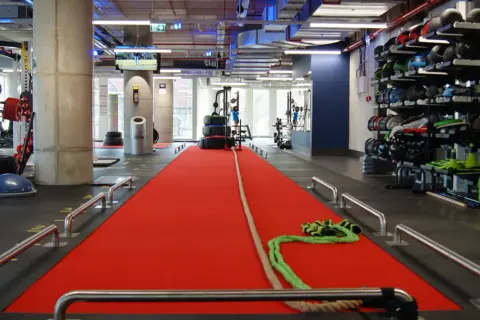 Gdzie trenować crossfit w Łodzi? Sprawdź najlepsze kluby i oferty