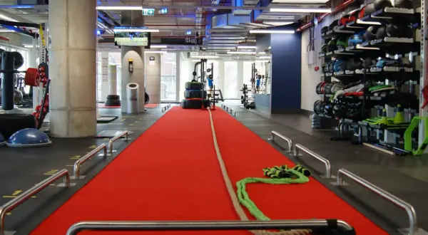 Gdzie trenować crossfit w Łodzi? Sprawdź najlepsze kluby i oferty