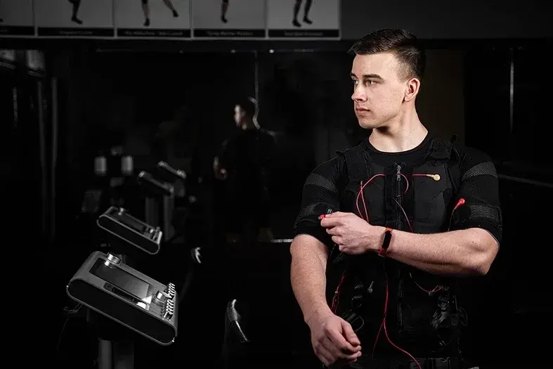 Ile kosztuje trening EMS? Ceny, oferty i porównania w Polsce