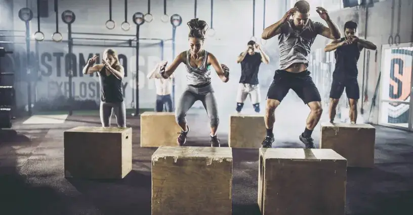 Zdjęcie Ile trwa trening crossfit? Poznaj szczegóły każdej części sesji