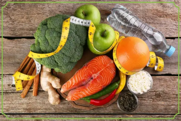Zdrowe produkty: łosoś, brokuły, jabłka, grejpfrut, imbir, chili, cynamon, zielona herbata, twaróg i woda. To wszystko, co przyspiesza metabolizm.